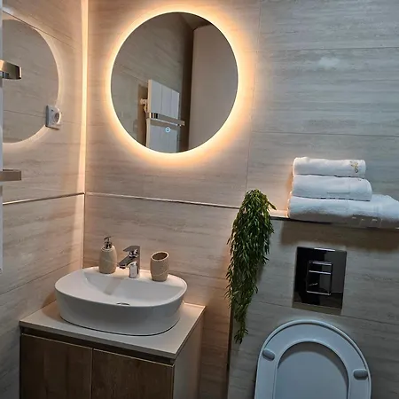 Lux As - Montevia Apartment *