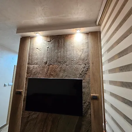 Lux As - Montevia Apartment